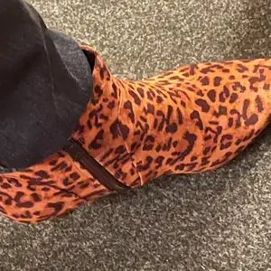 Tidslösa leopard mönster skor 