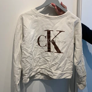 Calvin Klein Tröja - Fin Calvin Klein tröja i storlek S. Inga tydliga defekter. 