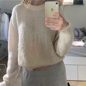 Stickad tröja - Vit stickad tröja från Lindex💕