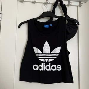 Adidas - Köpare står för frakt