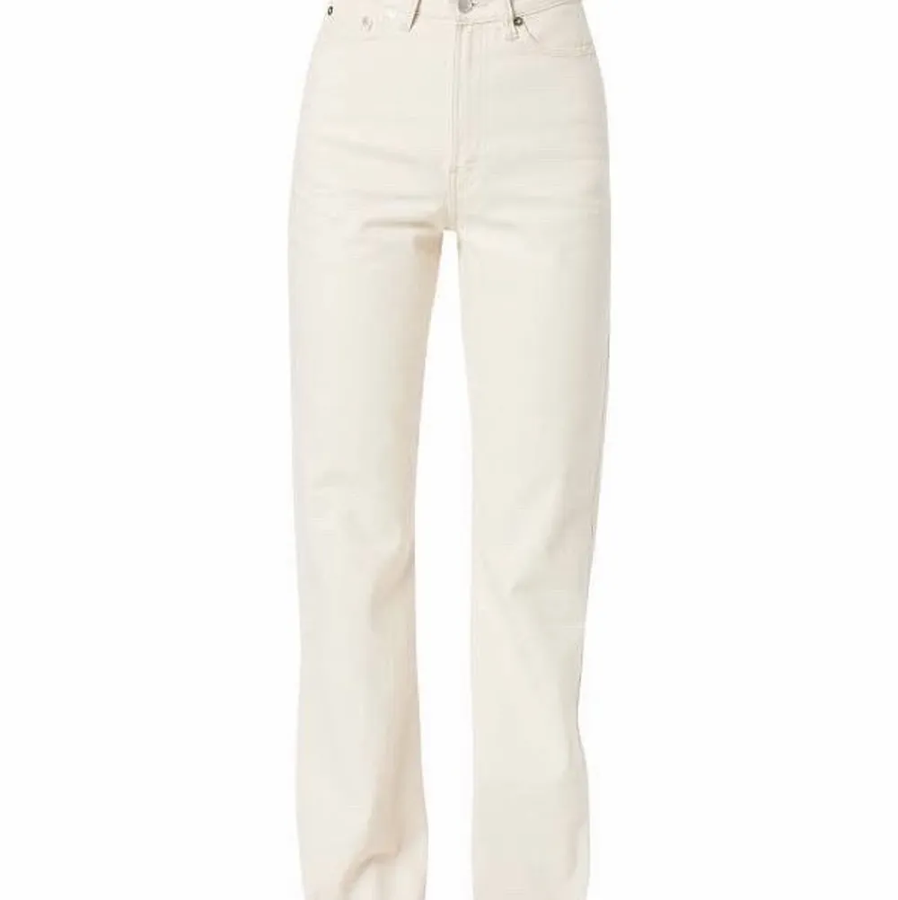 Weekday Rowe jeans i beige färg. W26 L34.  Nypris 500kr . Jeans & Byxor.