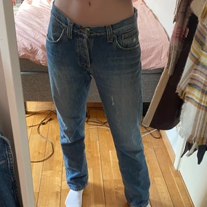 Blåa nudie jeans S - Supersnygga lågmidjade nudie jeans