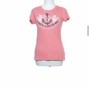 juicy couture topp - säljer denna super söta juicy couture topp då den inte kommer till användning . Inga defekter super fint skick . 