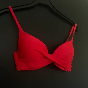 Bikini  - Oanvänd bikini från Nelly storlek S. 