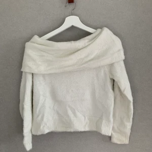 Vit tröja  - En varm mysig tröja. 