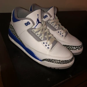 Jordan 3 retro racer blue  - Har använt dem ett par gånger så sulan är lite smutsig men dem är i väldigt bra skick. Det är bara kontakta mig om du vill ha mer bilder