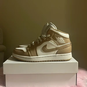 Jordan - Jordan 1 mid tan gum  