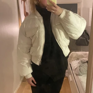 Bomberjacka - Fin och cool jacka från nakd, sparsamt använd!