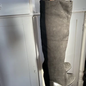 Klackar  - Klackar från h&m storlek 38 Klackhöjden ungefär 7cm 