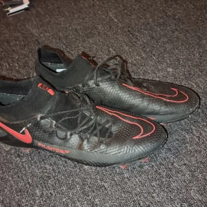 Nike Phantom - Strl 42,5