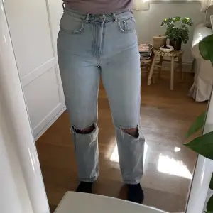 Ljusa jeans från Gina tricot. Bra skick