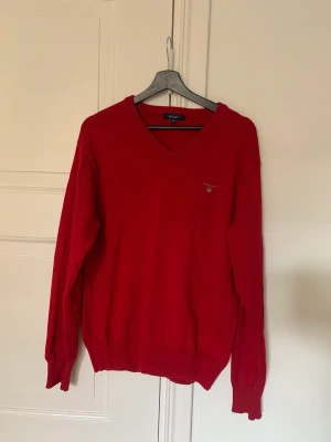 Gant jumper tröja röd  - Gant tröja i bra skick  Storlek s-M Cos Arket Other stories 
