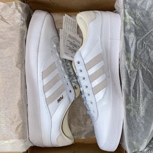 ADIDAS PUIG INDOOR - Adidas Skatebording Puig Indoor Nysläpp Brand new/helt nya/fresh out the box Size 43/9,5 Nypris 950kr