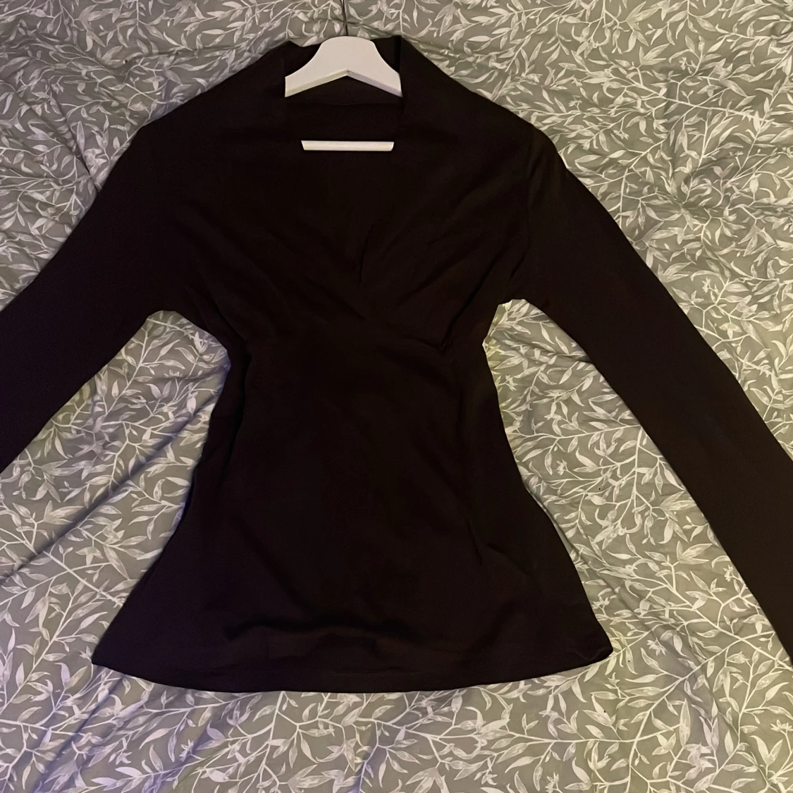 Mörkbrun långärmad tröja