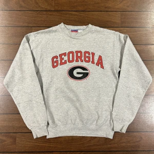 Champion Georgia Sweatshirt - Snygg vintage sweatshirt i storlek S! Bara att skriva om du undrar över något🙏