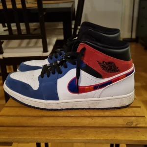 Nike Air Jordan 1 - Som nya, sparsamt använda.