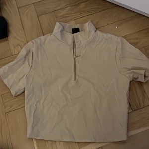 Croppad träningströja - Från ginas paddel kollektion!