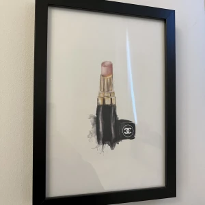 Poster från desenio - Säljer denna poster från desenio. Mått 21x30. Ramen ingår inte. Nypris 99kr💗