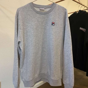 Fila sweatshirt  - Halööööj Fila Sweatshirt  Pris kan diskuteras