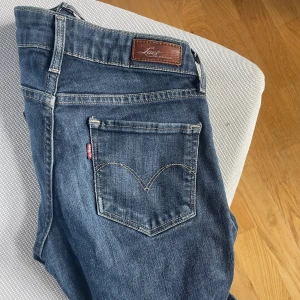 Levis jeans  - Storlek 24 /32 