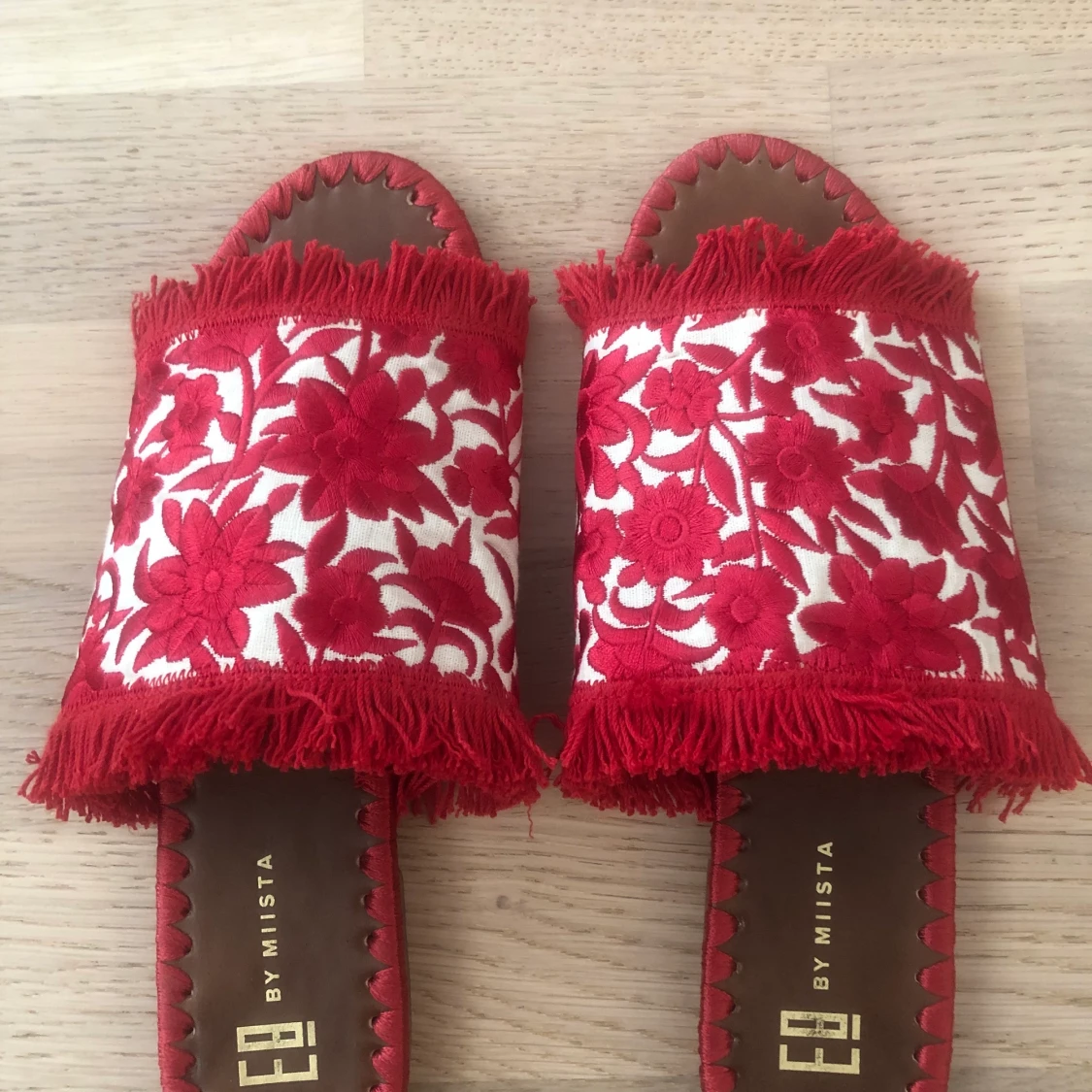 Sandaler från MIISTA