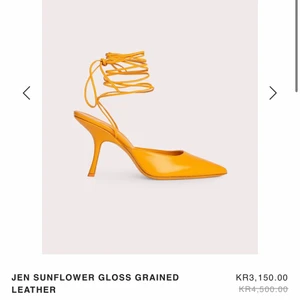 By far skor - Oanvända klackar från By far. Slutsålda online. Storlek 38. Kartong tillkommer.  Nyskick.