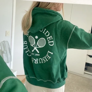 hoodie  - skön och snygg hoodie från Missguided 💚💚