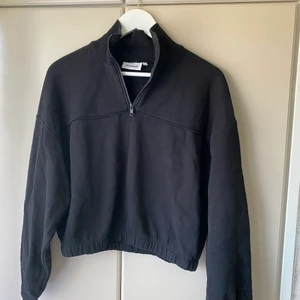 Tröja från weekday - Tröja från weekday i storlek S. Väldigt fint skick då den nästan aldrig är använd. Köpare står för frakt 