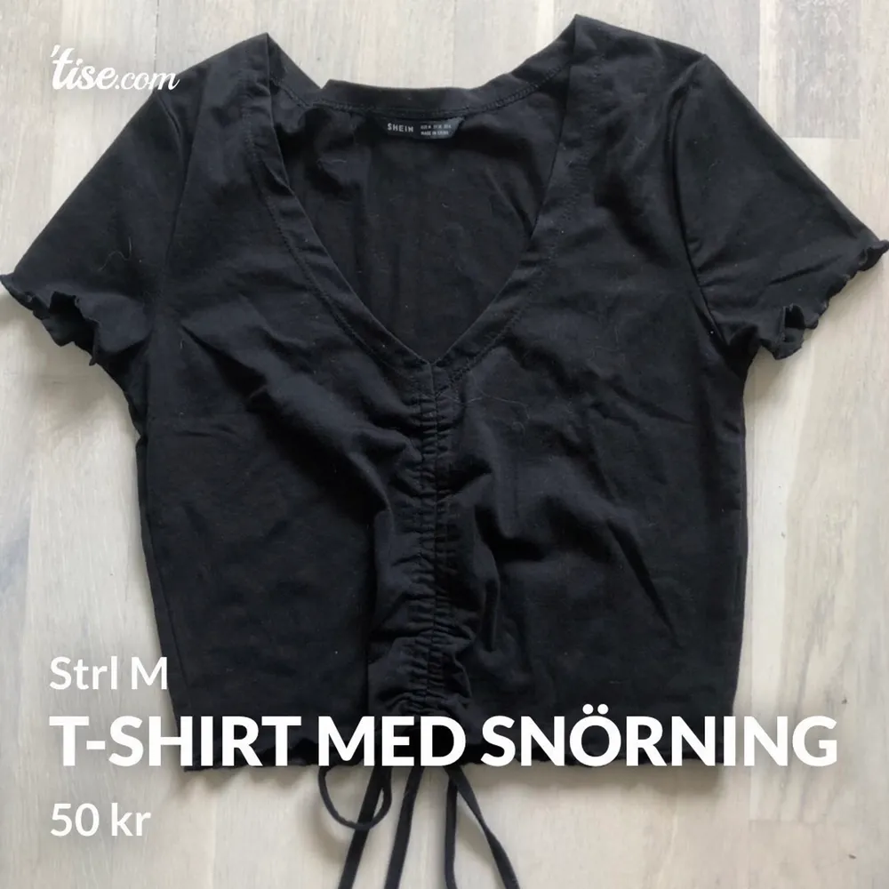 Ny T-shirt med knytning fram  50kr Kontakta för att köpa. Toppar.