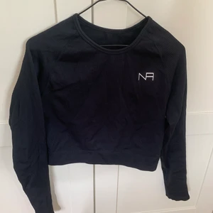 Ribbad svart träningstopp!! - Säljer en ribbad svart träningstopp. Köparen står för frakten!