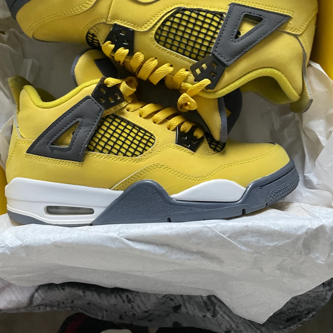 Jordan 4 lightning 