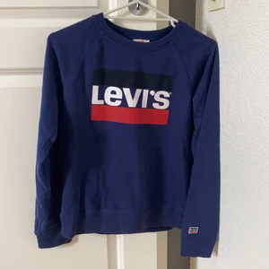 Levi’s tröja - Säljer en äkta Levi’s tröja i storlek S. 100 kr + frakt