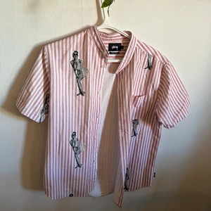 Stussy kortärmad skjorta - Storlek M 