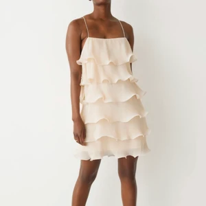 & other stories ruffle klänning  - & other stories klänning i storlek 34. Frakten ingår inte i priset 💗