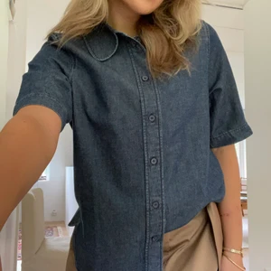 Cos skjorta - Jeansskjorta från Cos❤️ Aldring använd.