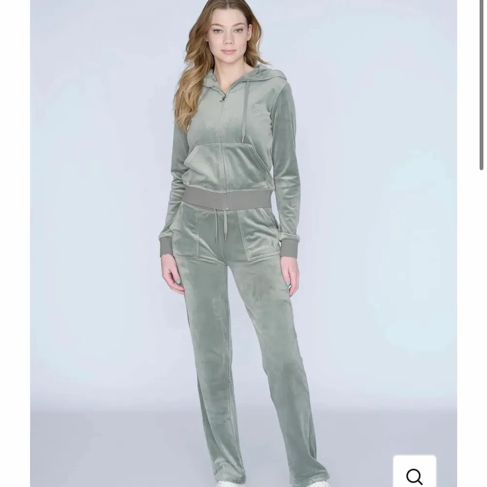 Hej jo jag söker ett juicy couture set i någon av dessa färger i storlek xs Max 700 kr. Jeans & Byxor.