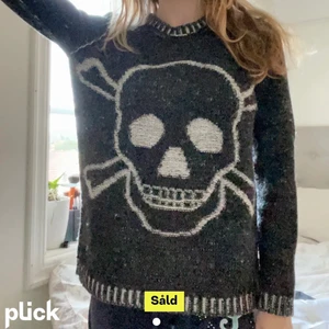 Tröja - Svartvit tröja som går att ha åt båda hållen! 💕