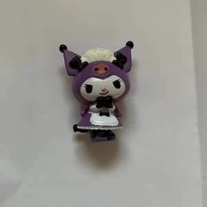 Kuromi figur - En liten kuromi figur som jag inte har användning för. Har 4 andra varav 2 kuromi och 2 my melody vid intresse skriv💞