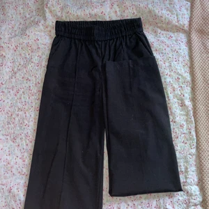 Kostymbyxor - Kostymbyxor med raka ben och pressveck! Inga defekter, först till kvarn! 💗🫶