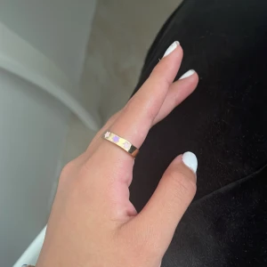 Guldring - Jättegullig trendig ring💋Kom privat vid frågor