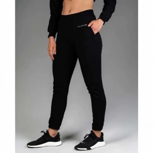 Lucy sweatpants Relode  - Sparsamt använda svarta ”mjukisbyxor” från Relode. Nypris ca 400kr