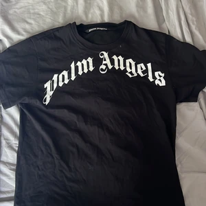 Palm angels t shirt - Använd ett fåtal gånger