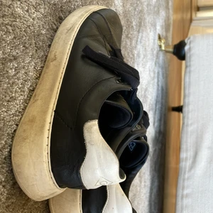 Gant skor, storlek 39 - De är lite smutsiga men om man vill kan jag tvätta de lite! 💕 Använt mycket men de är i bra skick! ❤️