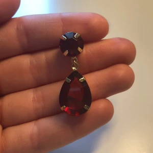 Örhängen  - Röda örhängen❤️fint skick!✨skriv privat för frakt!❤️