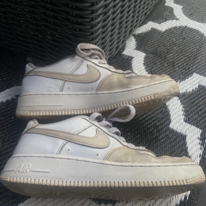 Nike Air - Nike air storlek 39  (befintligt skick, därav priset) 