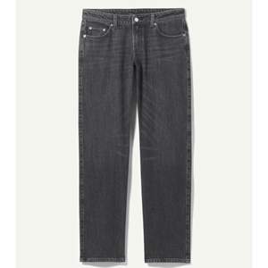 Low waist jeans modellen arrow från weekday, storlek 28/32💓 Kan skicka fler bilder privat!