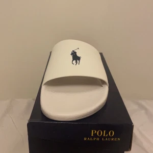 Ralph lauren tofflor - Helt nya Nypris på boozt 500kr