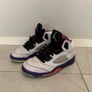 Jordan 5 Bel-Air - Säljer mina Jordan 5 Bel-Air i storlek 42. Dom är de perfekta personals och bland de skönaste skorna jag haft. Inget og följer med.      Pris-700kr  (Pris kan diskuteras)