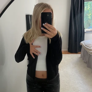 Kofta, H&M - Säljer en kofta ifrån h&m, köparen står för frakten ❤️