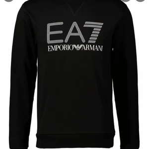 Ea7 svart tröja - Fin skick normal passform 